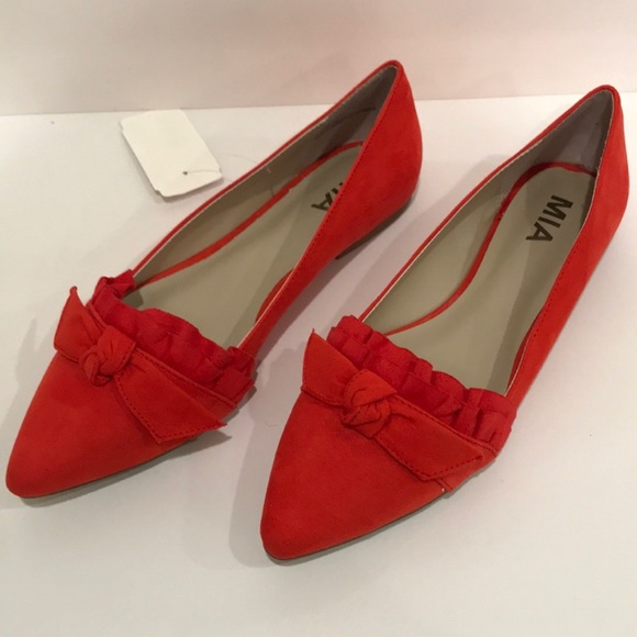 mia red flats